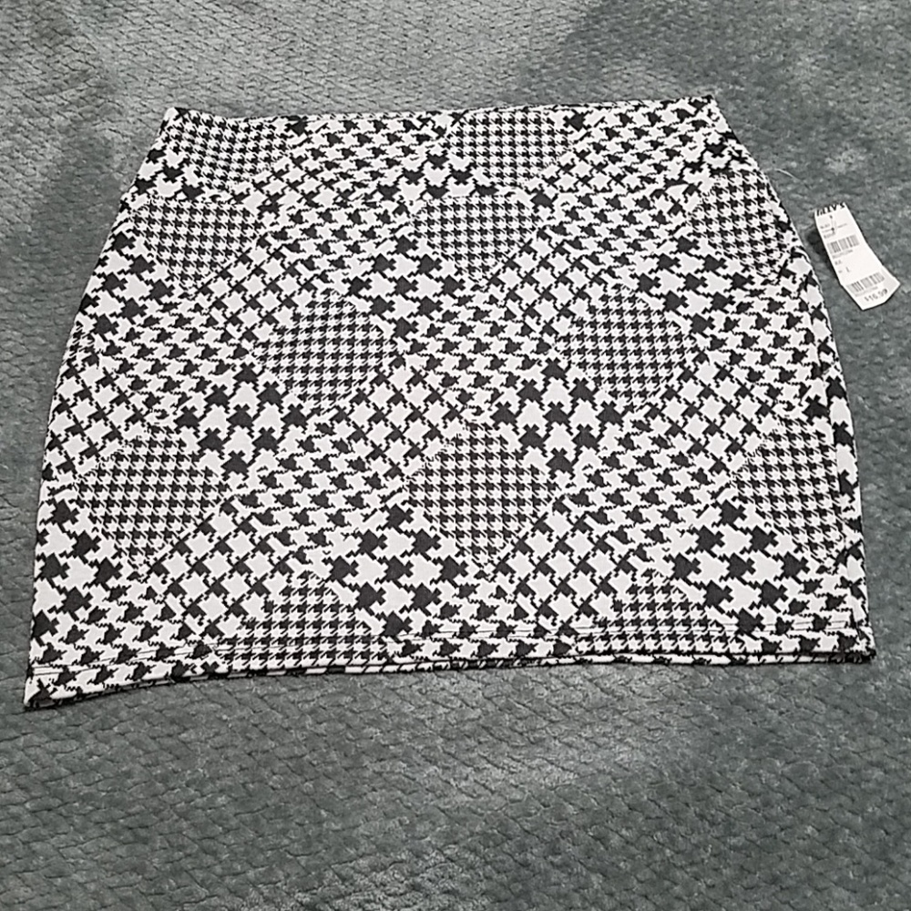 Full Tilt black/white skirt